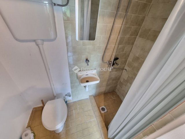 Eladó nyaraló, Gárdonyban 34.5 M Ft, 1 szobás