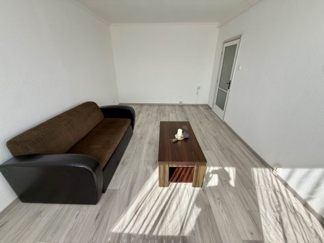 Eladó panellakás, Móron 44.5 M Ft, 3 szobás