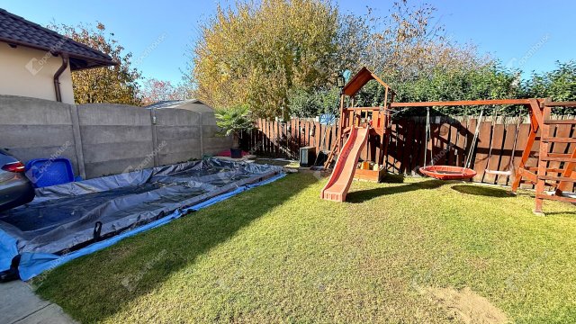 Eladó téglalakás, Üllőn 125 M Ft, 5 szobás