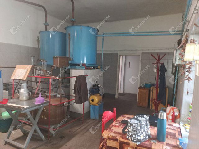 Eladó ipari ingatlan, Istvándin 15 M Ft / költözzbe.hu