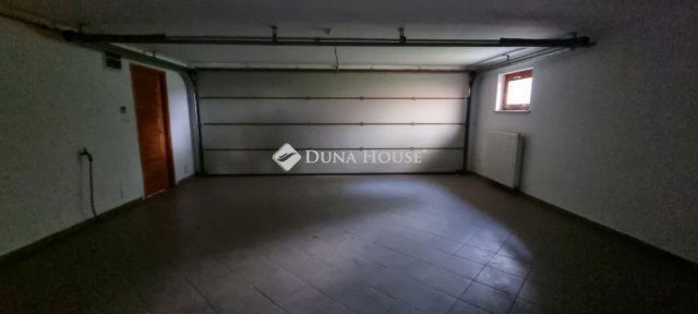 Eladó családi ház, Dányon 79.9 M Ft, 5 szobás