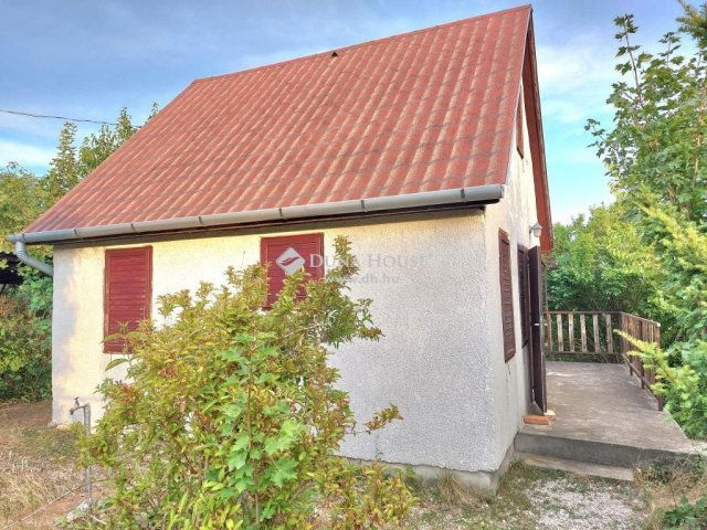 Eladó családi ház, Kincsesbányán 23.5 M Ft, 2 szobás
