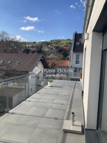 Eladó téglalakás, Pécsett 77.625 M Ft, 3 szobás