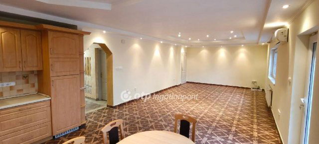 Kiadó családi ház, albérlet, Dunakeszin 450 E Ft / hó, 4 szobás