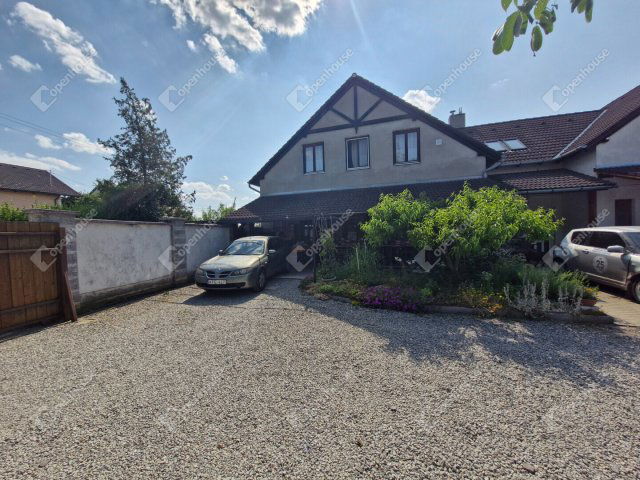 Eladó családi ház, Kaposváron 139 M Ft, 5 szobás