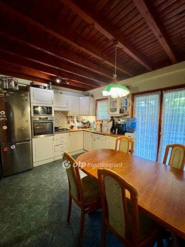 Eladó ikerház, Szigetszentmiklóson 90 M Ft, 4 szobás