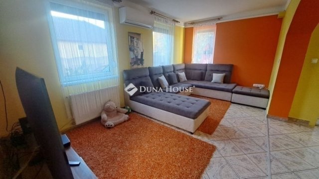 Eladó ikerház, Üllőn 125 M Ft, 5 szobás / költözzbe.hu