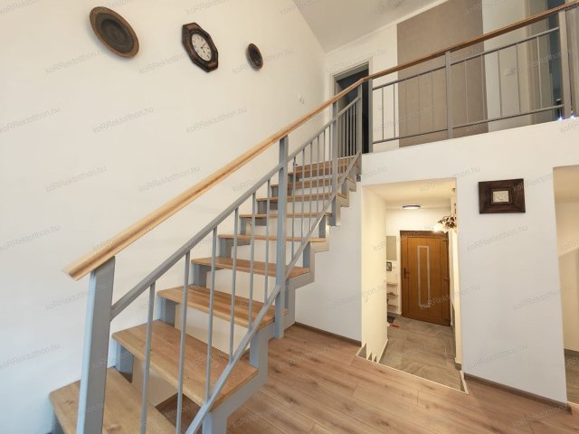 Kiadó téglalakás, albérlet, Jászberényben 250 E Ft / hó