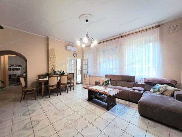 Eladó családi ház, Nyíregyházán 82 M Ft, 4 szobás