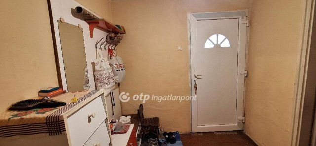 Eladó családi ház, Kiskőrösön 18 M Ft, 2+1 szobás