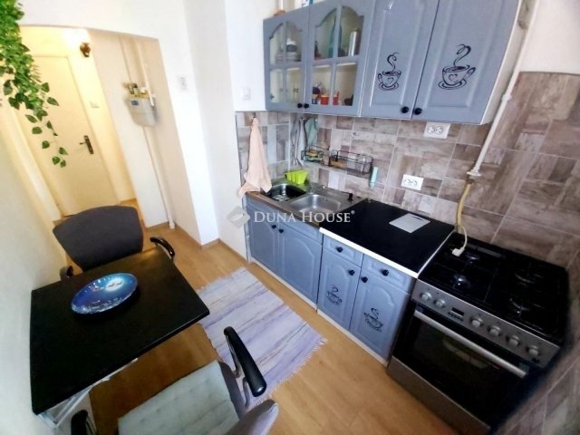 Eladó téglalakás, Budapesten, IV. kerületben 68.5 M Ft, 2 szobás