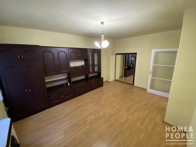 Eladó téglalakás, Szegeden 41 M Ft, 1 szobás