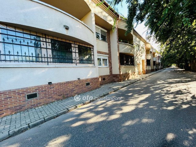 Eladó téglalakás, Debrecenben 89.5 M Ft, 2+1 szobás