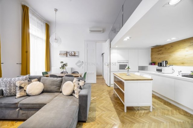 Eladó téglalakás, Budapesten, V. kerületben 185 M Ft, 3 szobás