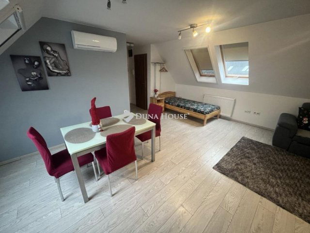 Kiadó téglalakás, albérlet, Budapesten, XV. kerületben