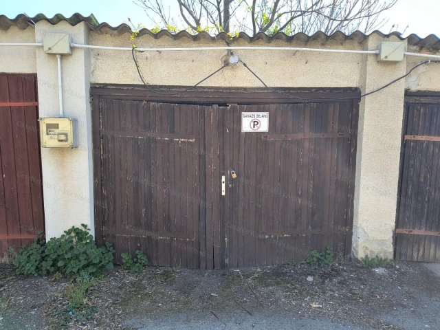 Eladó garázs, Törökszentmiklóson 3.8 M Ft, 1 szobás