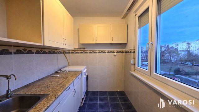 Eladó panellakás, Debrecenben 65 M Ft, 3 szobás