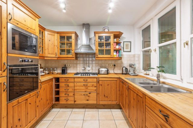 Eladó családi ház, Pécelen 208 M Ft, 7 szobás