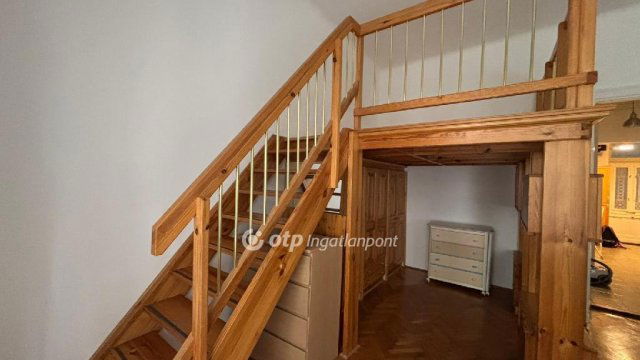 Eladó téglalakás, Budapesten, V. kerületben 86.9 M Ft, 1 szobás