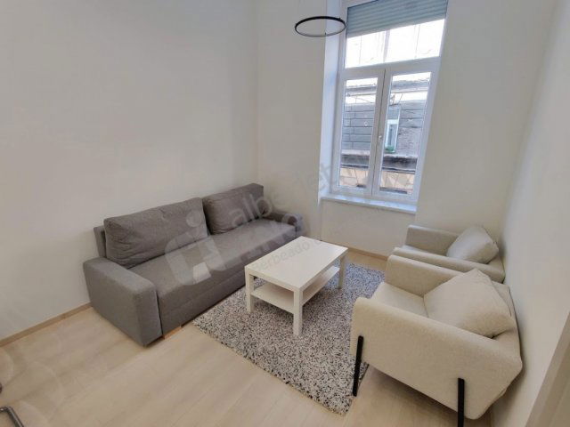 Kiadó téglalakás, albérlet, VI. kerületben, Jókai utcában