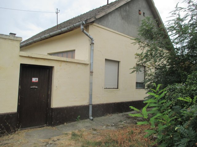 Eladó családi ház, Battonyán 12 M Ft, 4 szobás