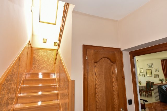 Eladó családi ház, Veszprémben 229.9 M Ft, 3+3 szobás