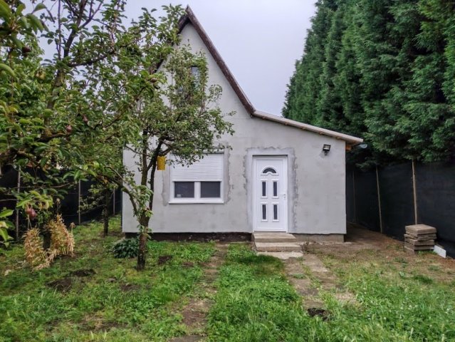 Eladó családi ház, Békéscsabán 14.9 M Ft, 1 szobás
