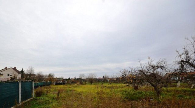 Eladó telek, Adonyban 8 M Ft / költözzbe.hu