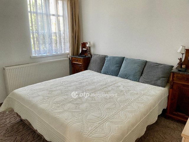 Eladó családi ház, Pencen 119.9 M Ft, 4+2 szobás