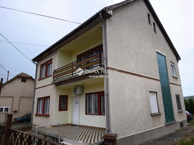 Eladó családi ház, Őrhalmon 72 M Ft, 4 szobás