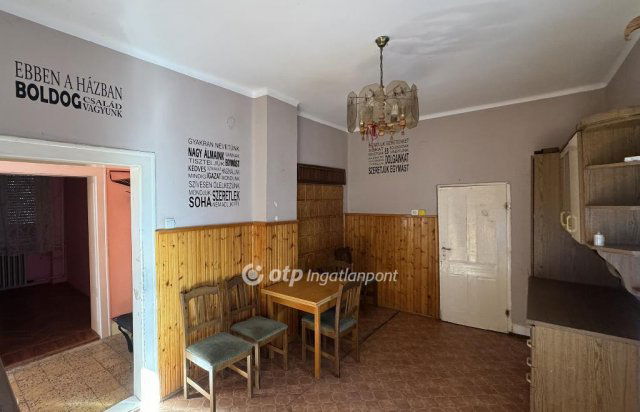 Eladó családi ház, Csorváson 10.999 M Ft, 2 szobás