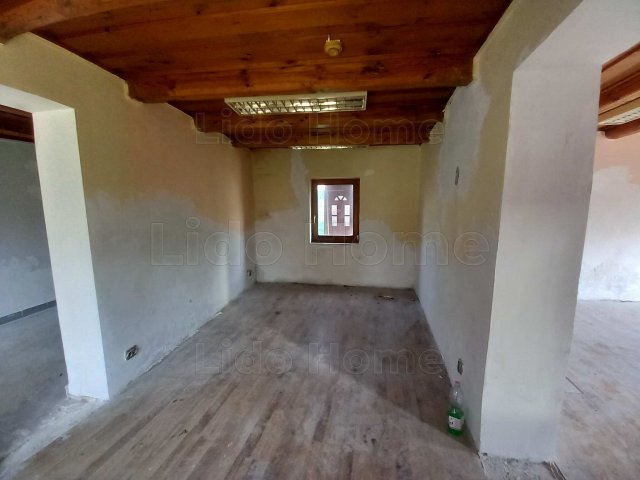 Eladó családi ház, Győrött 48 M Ft, 4 szobás