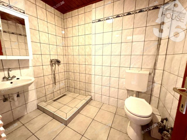 Eladó ipari ingatlan, Kecskeméten 155 M Ft / költözzbe.hu