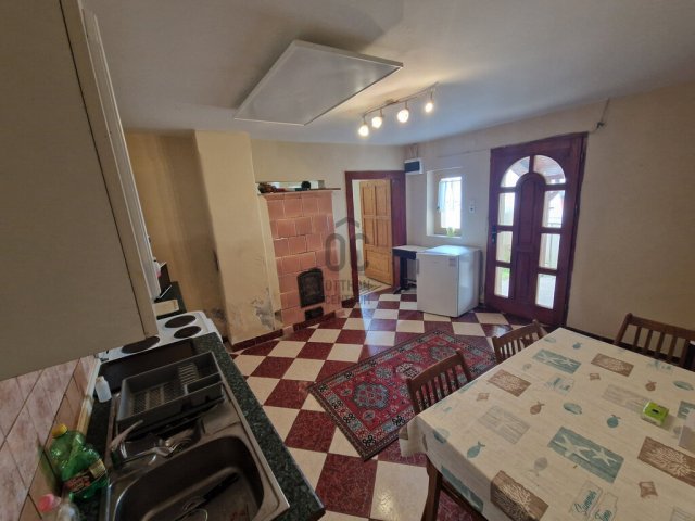 Eladó családi ház, Keszthelyen 42 M Ft, 2 szobás