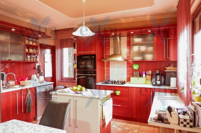 Eladó sorház, Szegeden 139.9 M Ft, 4 szobás