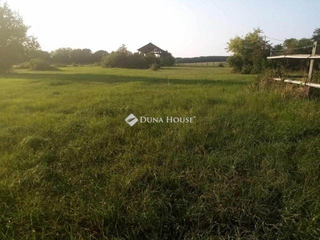 Eladó telek, Undon 79 M Ft / költözzbe.hu