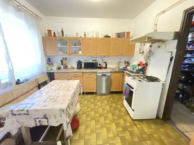 Eladó családi ház, Pakson 65 M Ft, 4 szobás
