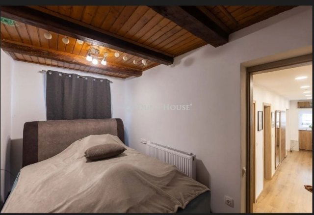 Eladó családi ház, Pécsett 96.5 M Ft, 3 szobás