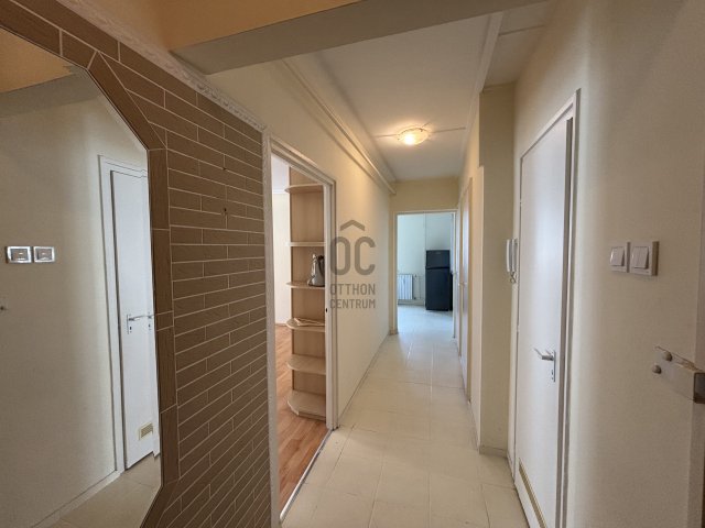 Eladó panellakás, Kecskeméten 46.8 M Ft, 2 szobás