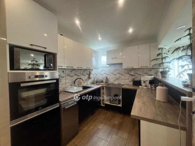 Eladó téglalakás, Érden 89 M Ft, 4+1 szobás