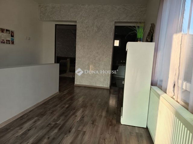 Eladó családi ház, Makón 52.5 M Ft, 3 szobás