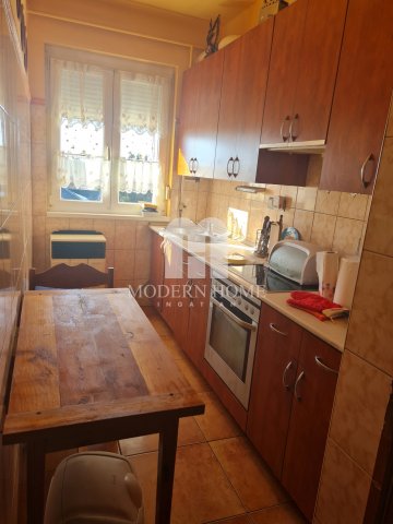 Eladó téglalakás, Székesfehérvárott 84.9 M Ft, 5 szobás