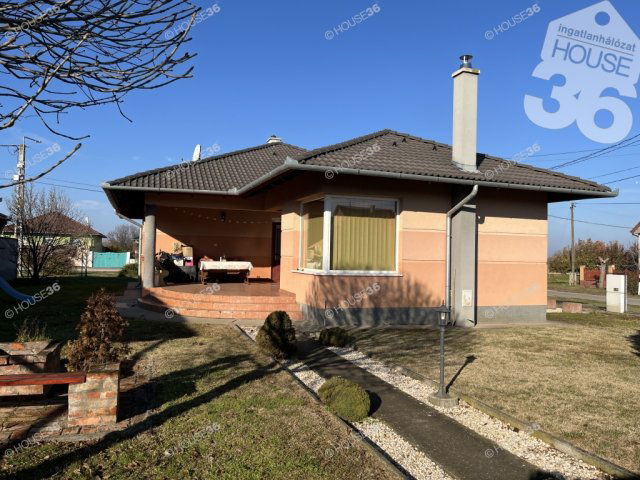 Eladó családi ház, Kiskunfélegyházán 74.9 M Ft, 4 szobás