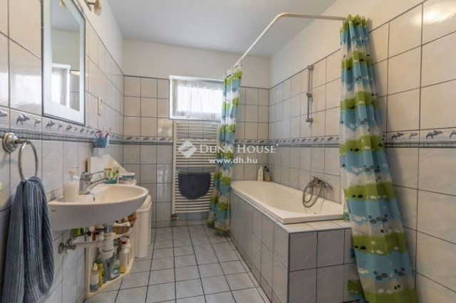 Eladó családi ház, Úrhidán 94.9 M Ft, 6 szobás