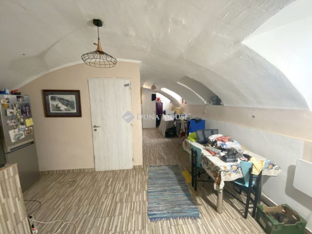 Eladó téglalakás, Budapesten, VII. kerületben 35 M Ft, 3 szobás