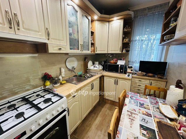Eladó téglalakás, Nyíregyházán 37.5 M Ft, 2 szobás