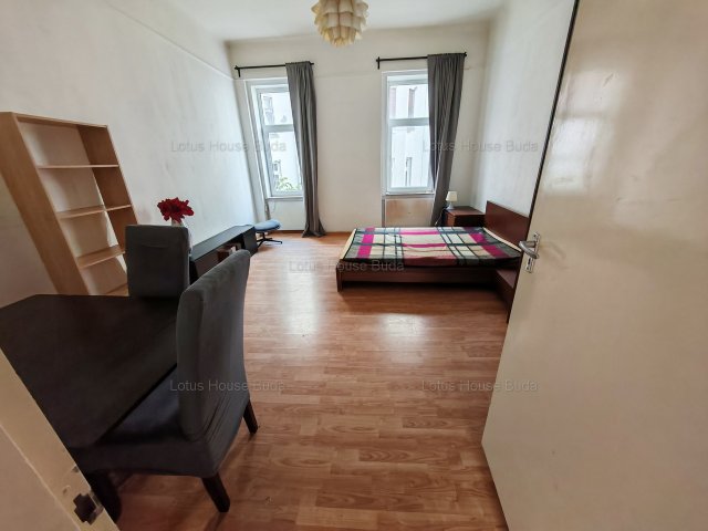 Eladó téglalakás, Budapesten, II. kerületben, Fény utcában