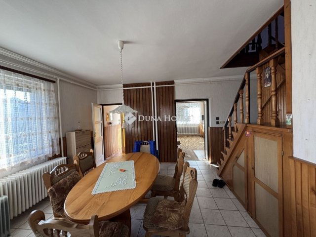 Eladó családi ház, Süttőn 71.5 M Ft, 4 szobás