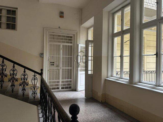 Eladó téglalakás, Budapesten, VI. kerületben 65 M Ft, 2 szobás