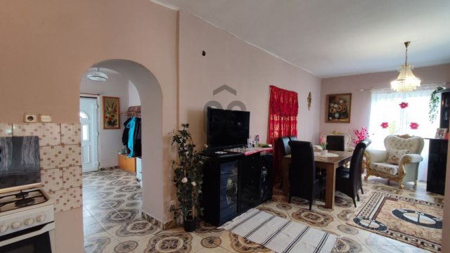 Eladó családi ház, Ácson 34.9 M Ft, 3 szobás